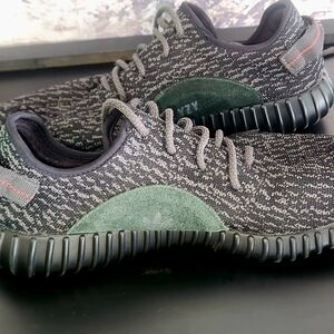 Yeezy Boost 350 V1 "Pirate Black"